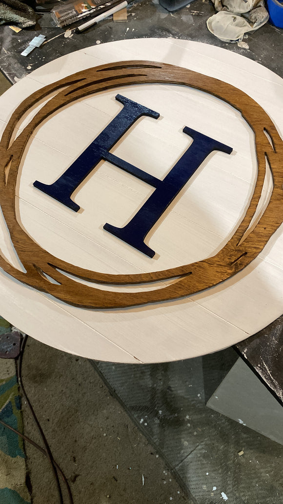Shiplap Circle with Fancy Border, Last Name Letter